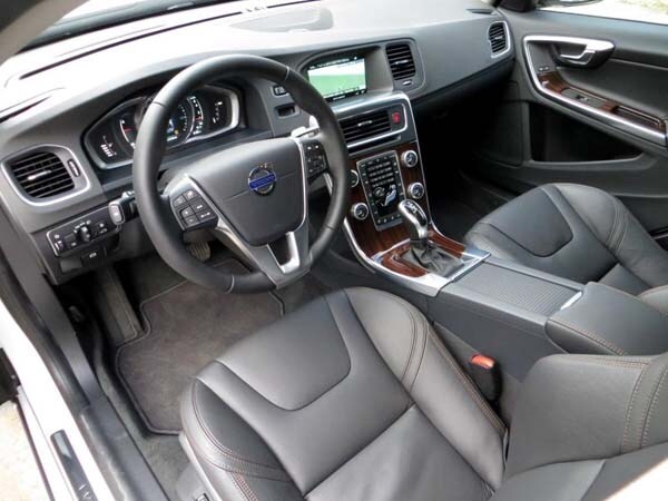 2015-volvo-v60-cross-country-36-600-001