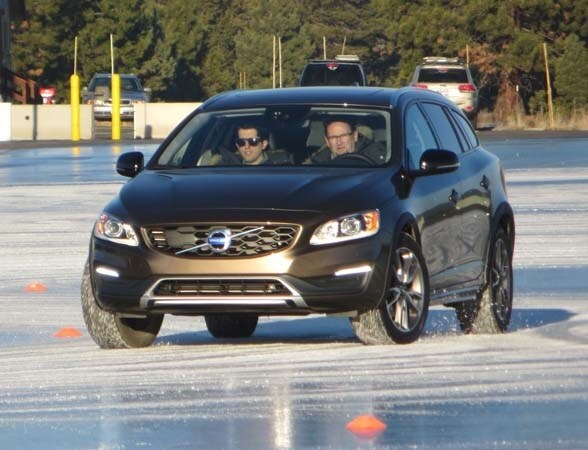 2015-volvo-v60-cross-country-7-600-001