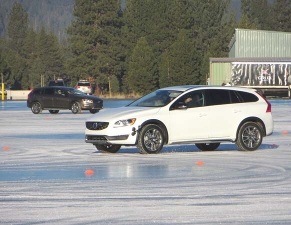 2015-volvo-v60-cross-country-8-600-001
