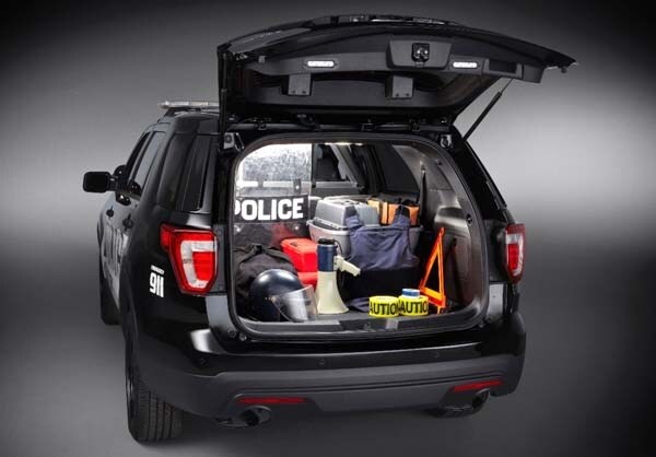 2016-ford-police-interceptor-utility-rear-bay-detail1-600-001