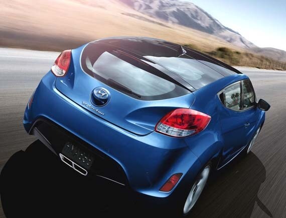 2016-hyundai-veloster-rear-action1-600-001