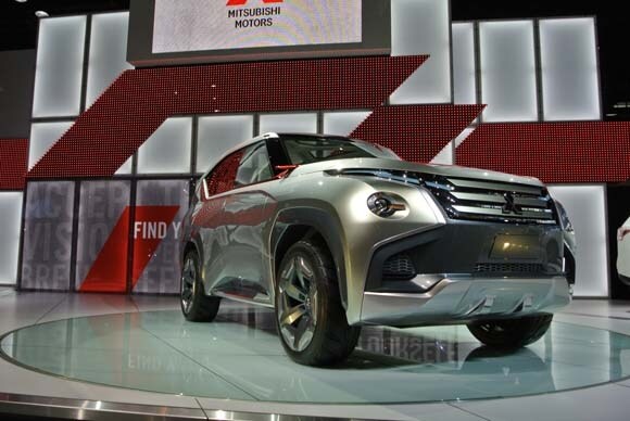 mitsubishi-gc-phev-concept-3-600-001