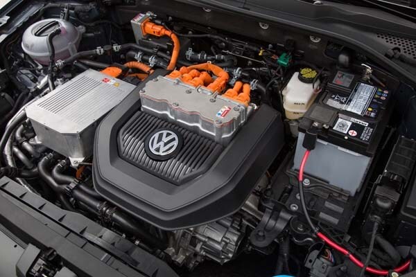 2015-volkswagen-e-golf-1-600-001