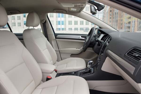 2015-volkswagen-e-golf-2-600-001