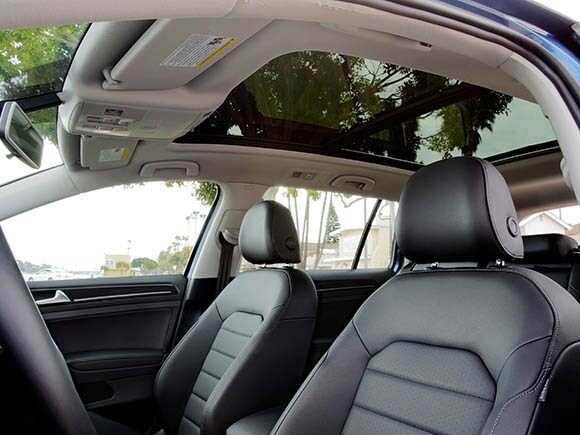 2015-volkswagen-golf-sportwagon-interior-02-600-001
