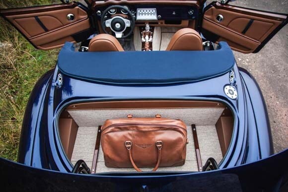 2016-morgan-aero-8-trunk1-600-001