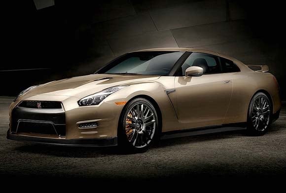 2016-nissan-gt-r-45th-anniversary-edition-front-static1-600-001