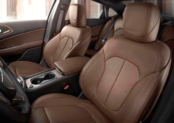 2015-chrysler-300c-mocha-interior-front2-600-001
