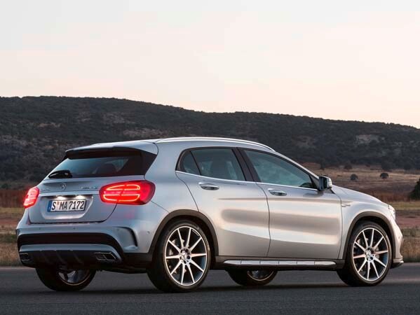 2015-mercedes-benz-gla45-amg-rear-static-600-001