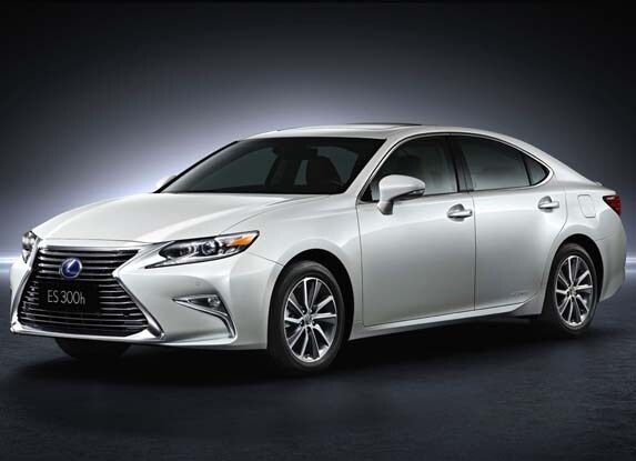 2016-lexus-es-300h-front-static1-shanghai-600-001