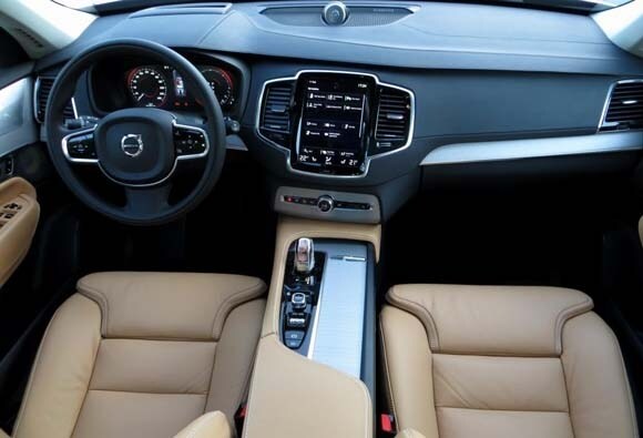 2016-volvo-xc90-t8-interior-front2-600-001