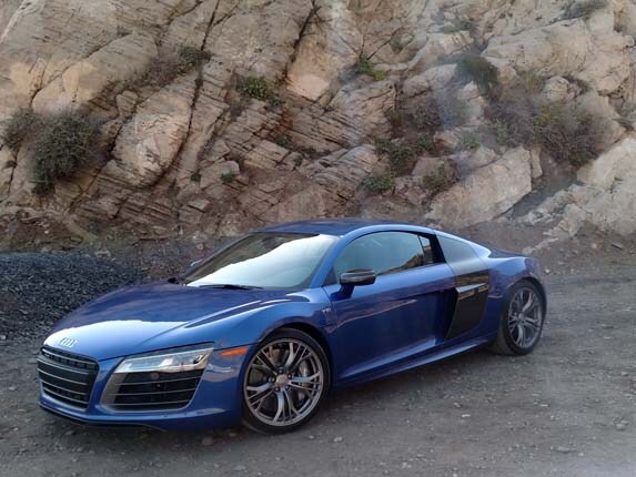 2015-audi-r8-v10-10-600-001