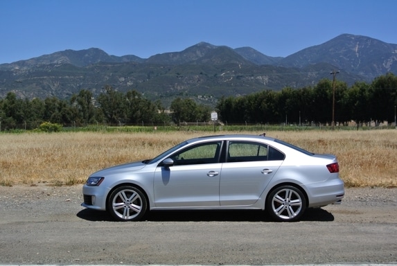 2015-vw-jetta-gli-qt-23-600-001
