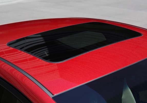 2016-hyundai-elantra-value-edition-sedan-sunroof-detail1-600-001