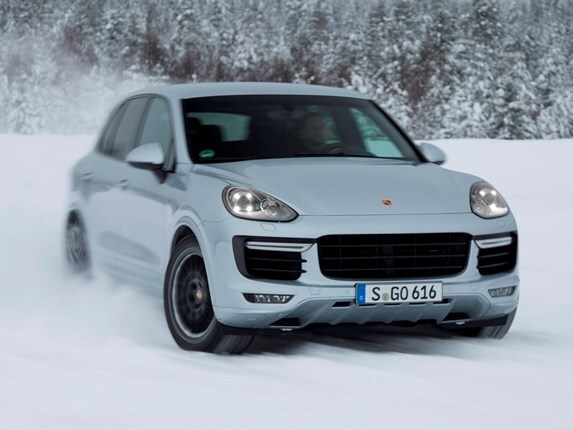 2016-porsche-cayenne-gts-white-front-action-573-600-001