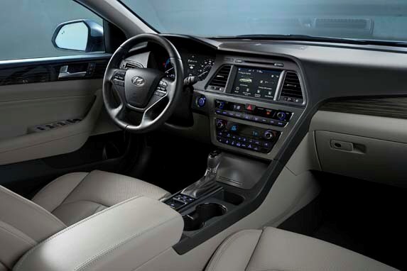 2016-sonata-hybrid-phev-6-600-001