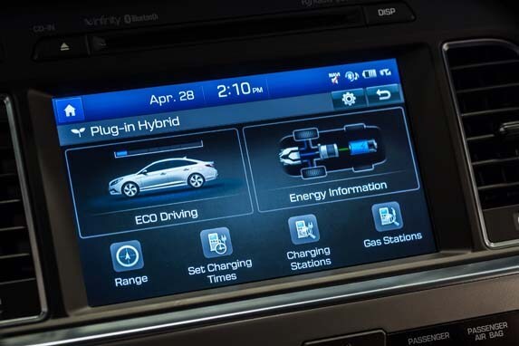 2016-sonata-hybrid-phev_interior-3-600-001