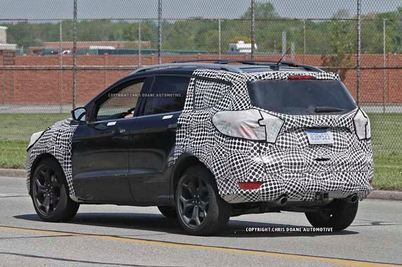 2017-ford-escape-9-600-001