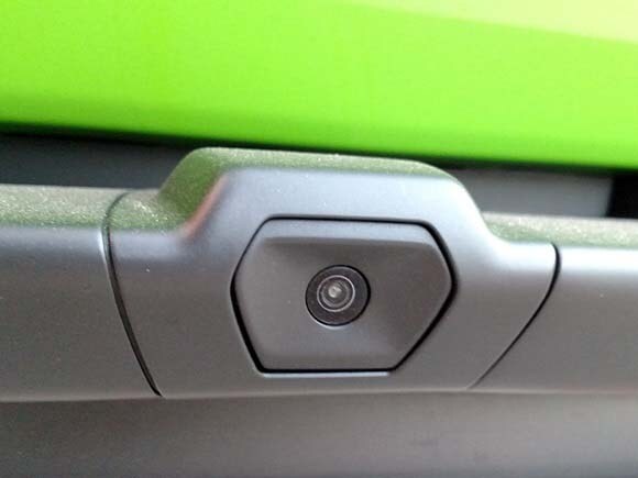 huracan-backup-camera-2-600-001