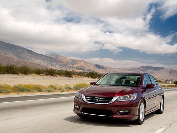 midsize-sedan-comparison-test-2015-honda-accord-21-600-001
