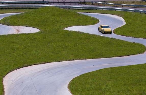 porsche-experience-center-test-track1-600-001