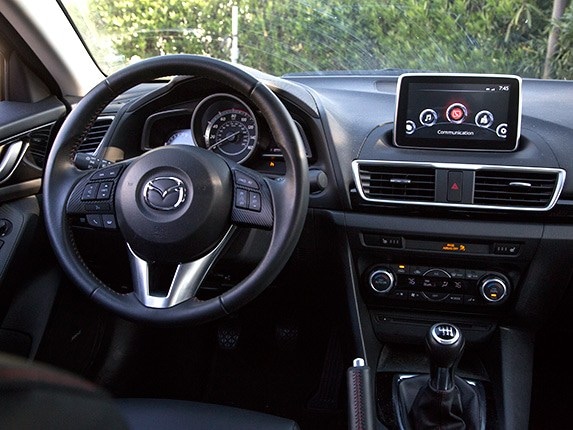 2015-mazda-mazda3-compact-car-comparison-13-600-001