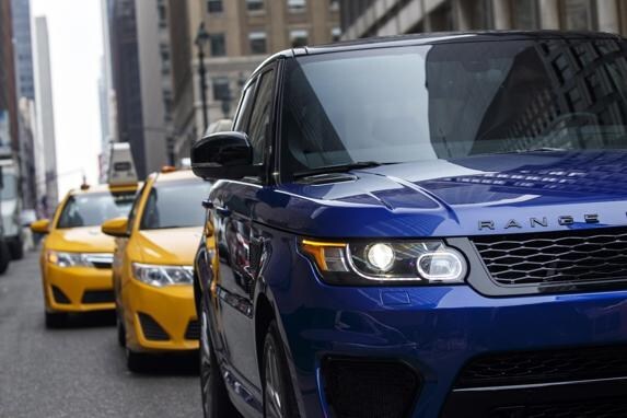 2015-range-rover-sport-svr-28-600-001