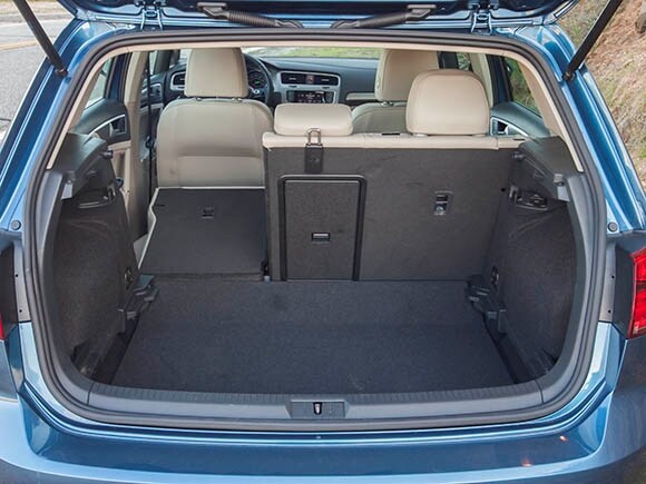 2015-volkswagen-golf-tsi-interior-11-600-001