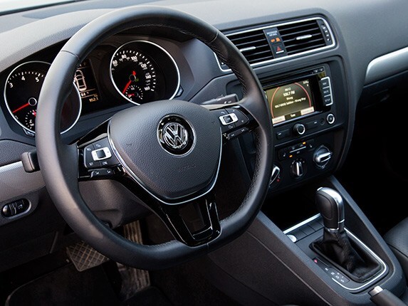 2015-volkswagen-jetta-compact-car-comparison-06-600-001