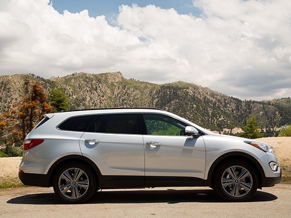 2015-hyunda-santa-fe-04-600-001