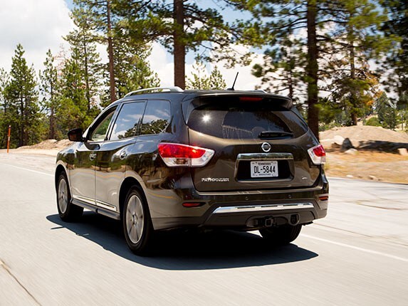 2015-nissan-pathfinder-comparison-05-600-001