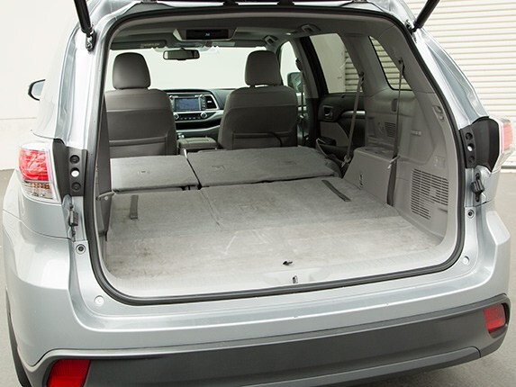 2015-toyota-highlander-28-600-001