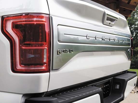 2016-ford-f150-limited-tailgate-badge-detail1-600-001