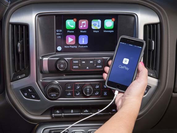 2016-gmc-sierra-1500-apple-carplay-screen-detail2-600-001