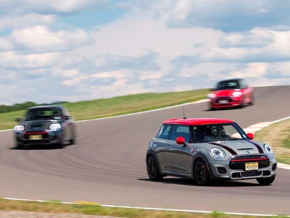 2016-mini-jcw-hardtop-on-track-action1-600-001