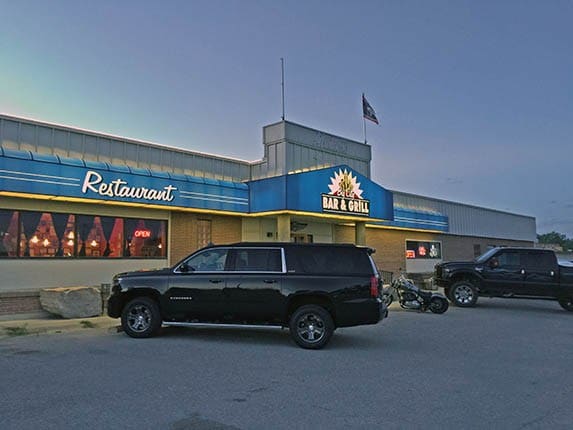 2015-chevrolet-suburban-yellowstone-day-1-big-city-bar-and-grille-600-001