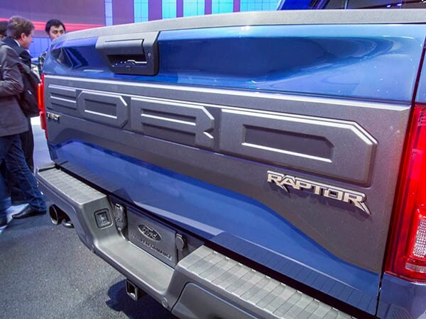 2016-ford-raptor-03-600-001
