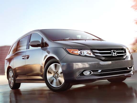 2016-honda-odyssey-se-front-action1-alt-lead-600-001