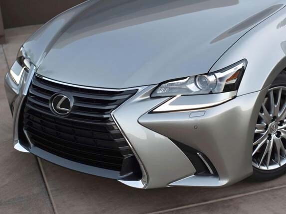 2016-lexus-gs-200t-front-quarter-detail1-600-001