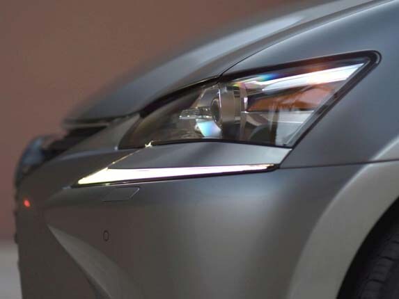 2016-lexus-gs-200t-headlight-detail1-600-001