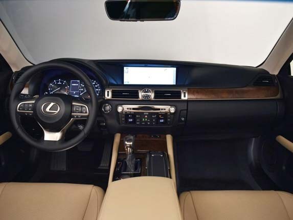 2016-lexus-gs-200t-interior-dash-detail1-600-001
