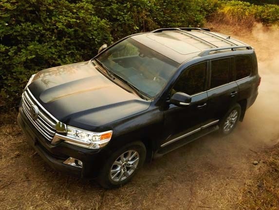2016-toyota-land-cruiser-front-action1-600-001