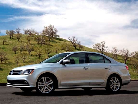 2016-volkswagen-jetta-se-front-side-static1-600-001
