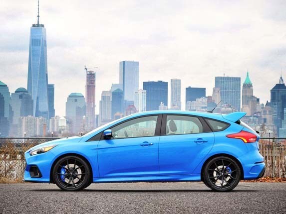 2016-ford-focus-rs-static-profile1-600-001