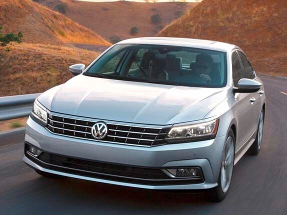 2016-volkswagen-passat-sel-front-action1-lead-600-001