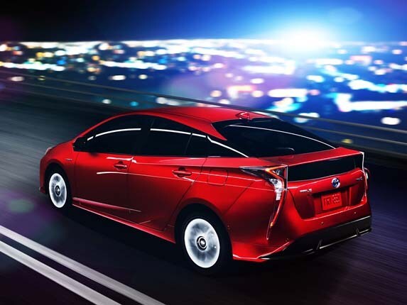 2016_toyota_prius_002-573-600-001