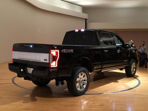 2017-ford-super-duty-f250-573-02-600-001