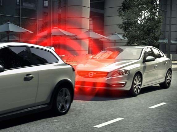 automatic-emergency-braking-image1a-lead-600-001