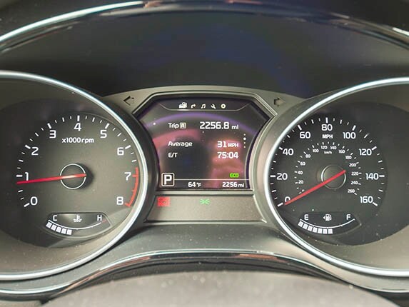 2015-kia-sedona-sx-long-term-interior-26-600-001