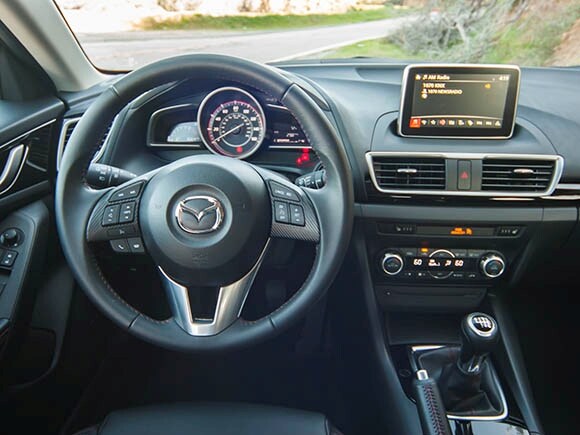 2015-mazda3-interior-09-600-001